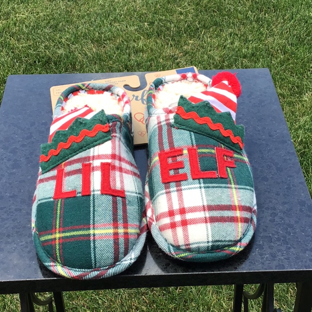 NWT Unisex Dearfoam Christmas Slippers